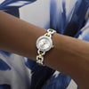 Ρολόι Γυναικείο Guess Mini Logo Ασημί Χρυσό με Ασημί Καντράν και Δίχρωμο Μπρασελέ GW1019L3
