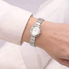Ρολόι Γυναικείο Guess Oval Crystal Ασημί με Ασημί Καντράν και Κρύσταλλα GW1092L1